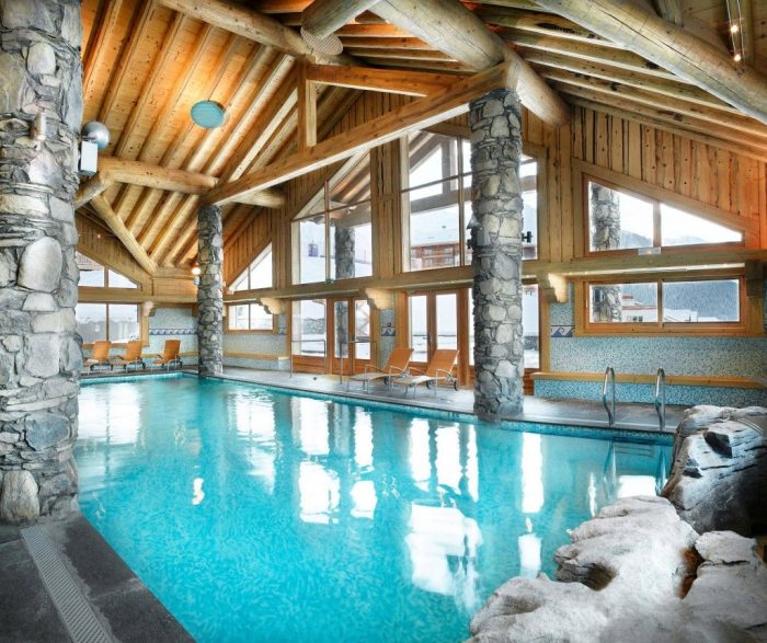 frankrijk-vallandr-cgh-loreedescimes-indoorpool-1024x859