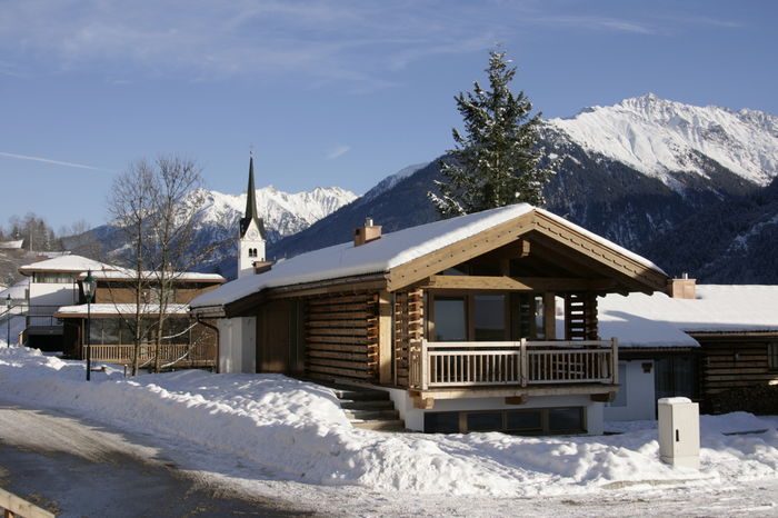 WLD_chalet_Schneerose_winter_1-700x700